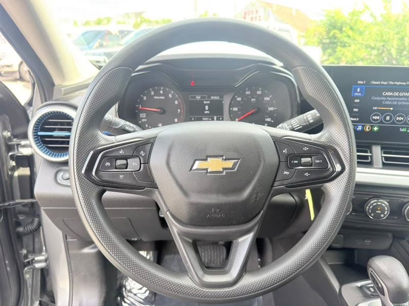 Used 2024 Chevrolet Trax LS w/ Driver Confidence Package FWD image 12