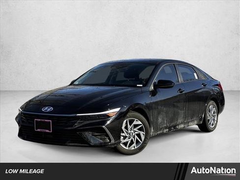 Certified 2025 Hyundai Elantra Blue image 1