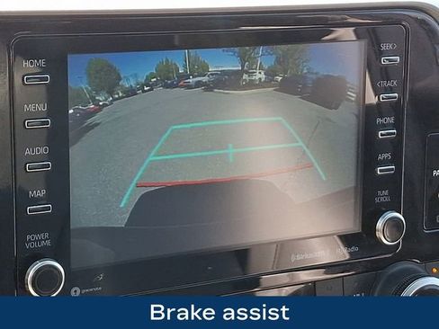 Used 2021 Toyota Highlander XLE AWD/4WD image 13