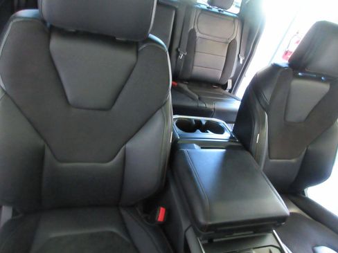 Used 2025 Ford F150 Raptor AWD/4WD image 30