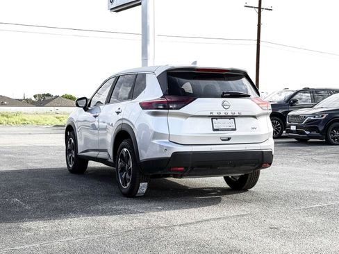 Used 2024 Nissan Rogue SV FWD image 12