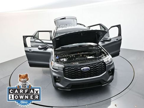 Used 2025 Ford Explorer ST-Line image 38