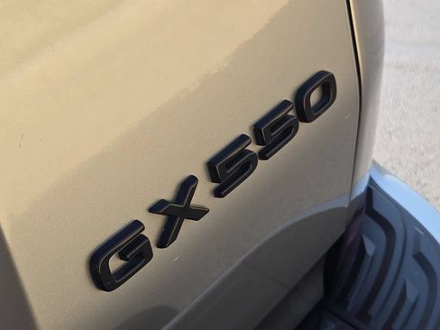 Certified 2025 Lexus GX 550 AWD/4WD image 11