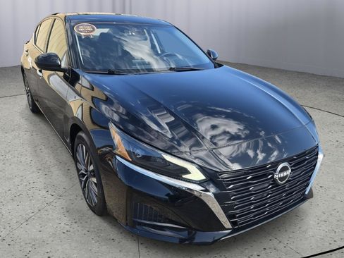 Used 2023 Nissan Altima 2.5 SV FWD image 8