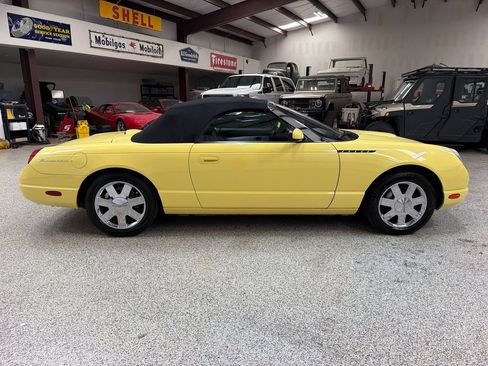 Used 2002 Ford Thunderbird RWD image 9