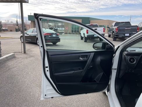 Used 2018 Toyota Corolla SE w/ Protection Package FWD image 33