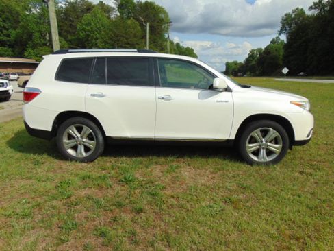 Used 2013 Toyota Highlander Limited FWD image 43