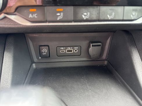 Used 2024 Nissan Sentra SV FWD image 23