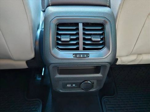 Used 2021 Volkswagen Tiguan SE R-Line image 18