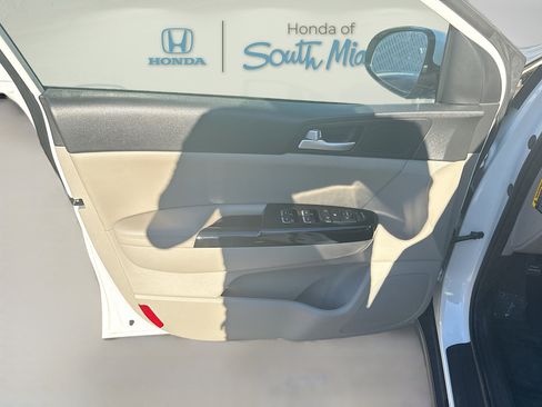 Used 2021 Kia Sportage EX image 19