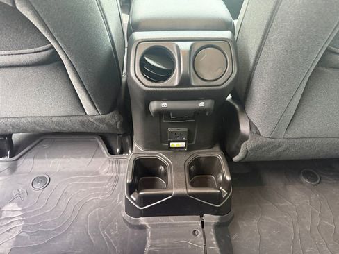 Used 2025 Jeep Gladiator Sport AWD/4WD image 29