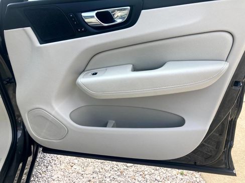 Used 2020 Volvo XC60 T5 Inscription image 18