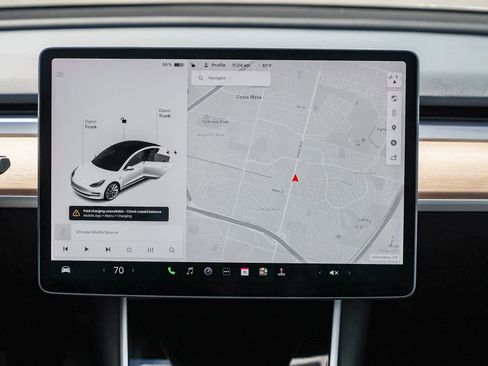 Used 2018 Tesla Model 3 Long Range image 13