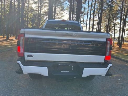 Used 2025 Ford F350 Platinum w/ FX4 Off-Road Package image 4
