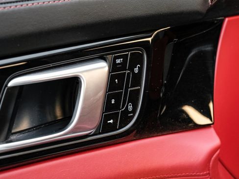 Used 2018 Porsche Panamera image 47