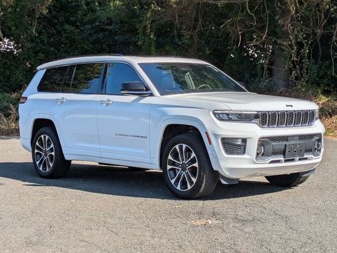 Certified 2022 Jeep Grand Cherokee L Overland w/ Luxury Tech Group IV AWD/4WD image 7