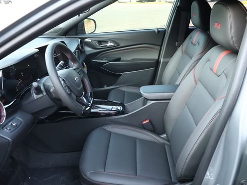 New 2026 Chevrolet Trax RS w/ Sunroof Package FWD image 10