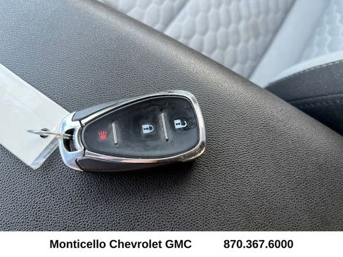 Used 2020 Chevrolet Equinox LT image 22