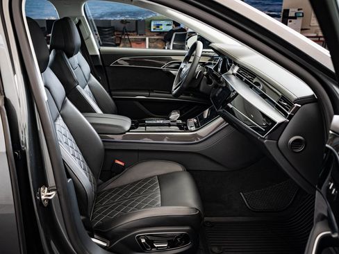 Certified 2022 Audi S8 image 24