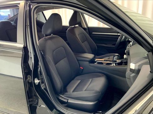 Used 2021 Nissan Altima 2.5 SV FWD image 16