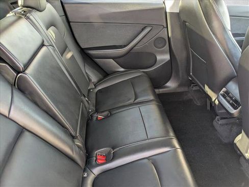 Used 2021 Tesla Model Y Long Range image 19