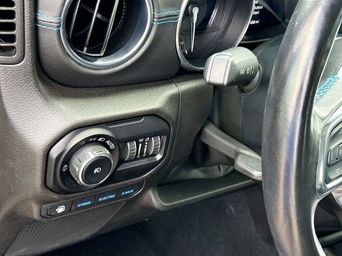 Used 2022 Jeep Wrangler Unlimited Rubicon 4xe w/ Cold Weather Group AWD/4WD image 11