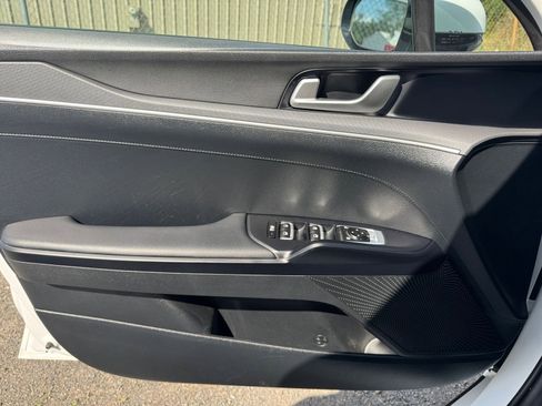 Used 2025 Kia K5 LXS image 18
