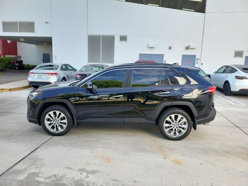 Used 2024 Toyota RAV4 Limited w/ Advanced Technology Package FWD image 4