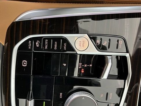 New 2026 BMW X5 xDrive50e w/ M Sport Package image 18