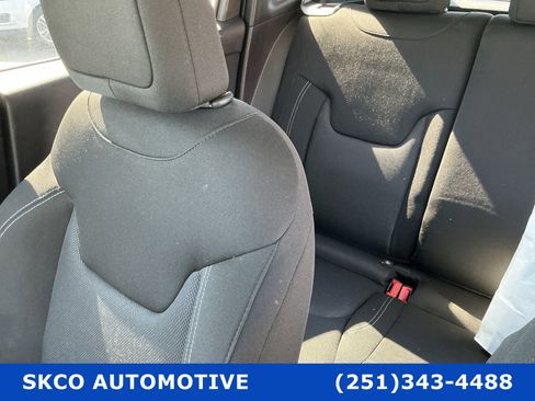 Used 2020 Jeep Renegade Sport image 27