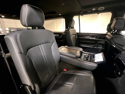 Used 2022 Jeep Grand Wagoneer Series II w/ Premium Group II AWD/4WD image 34