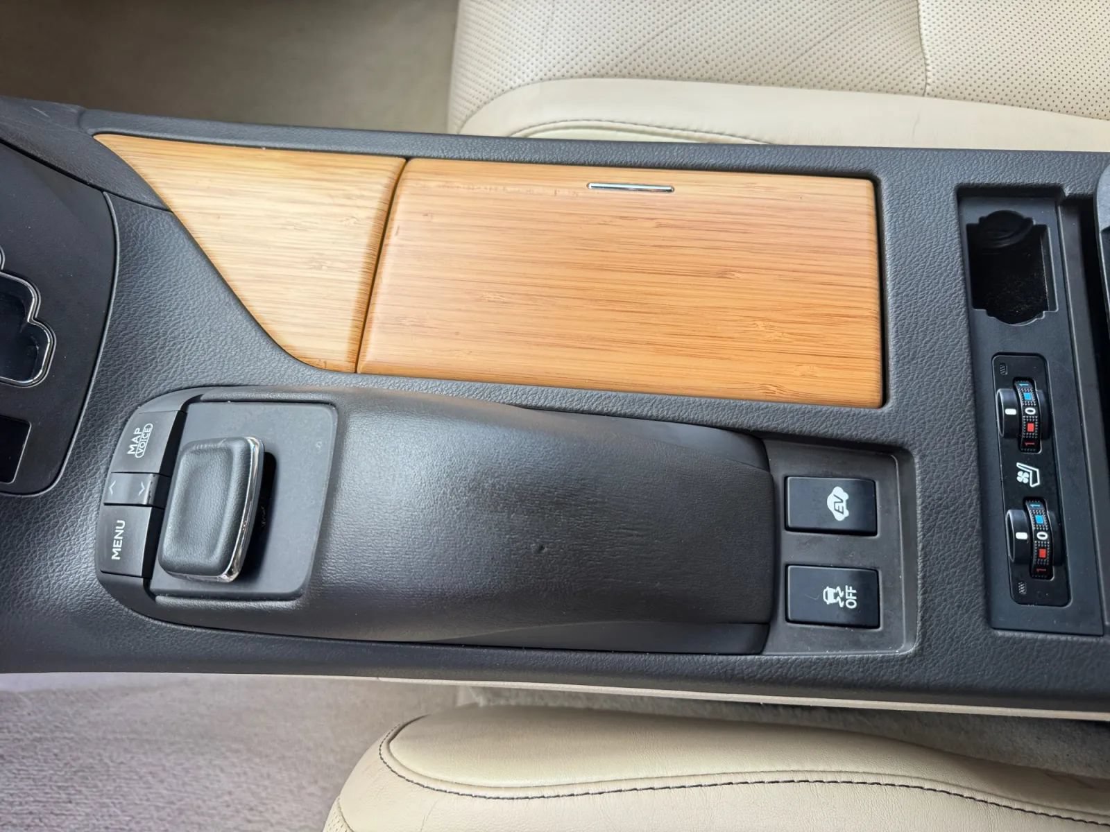 Used 2015 Lexus RX 450h FWD image 22