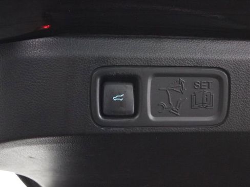 Used 2021 Ford Expedition Max XLT image 7