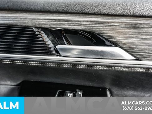 Used 2024 Jeep Wagoneer L Series II RWD image 45