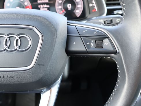 Used 2021 Audi Q8 Prestige w/ Prestige Package image 33