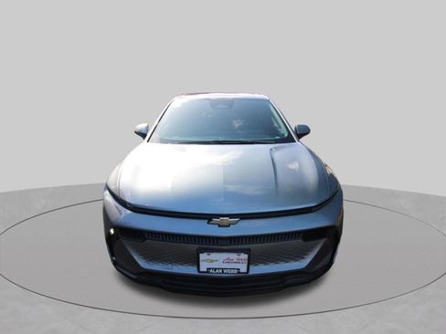 Certified 2026 Chevrolet Equinox EV LT FWD image 2