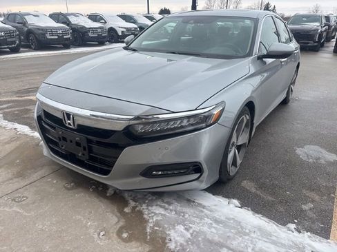 Used 2019 Honda Accord Touring image 3