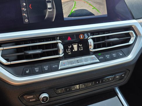 Used 2019 BMW 330i Sedan w/ Driving Assistance Package image 28