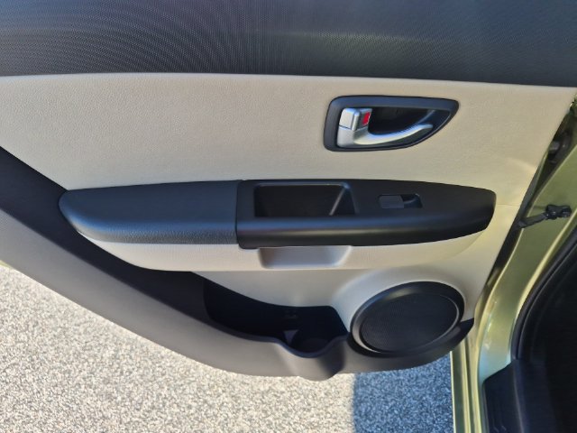 Used 2012 Kia Soul ! FWD image 25