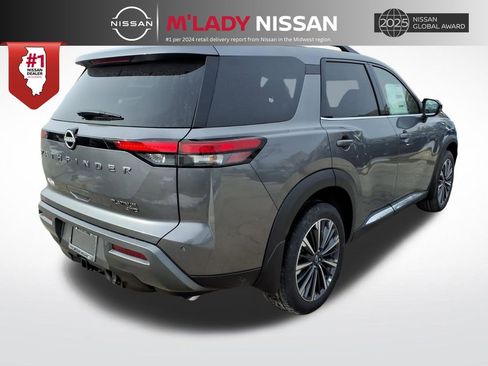 New 2026 Nissan Pathfinder Platinum image 7