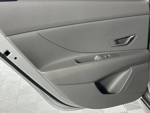 Used 2022 Hyundai Elantra SEL FWD image 30