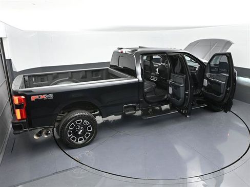 Used 2025 Ford F350 Platinum w/ FX4 Off-Road Package AWD/4WD image 51