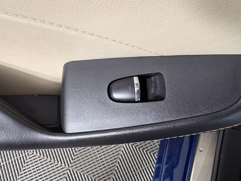 Used 2022 Nissan Maxima SV w/ Floor Mat Group FWD image 41
