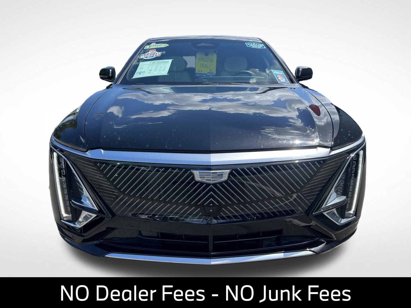 Used 2024 Cadillac Lyriq Luxury RWD image 2