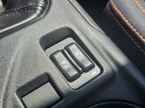 Used 2020 Subaru Crosstrek 2.0i Premium image 10