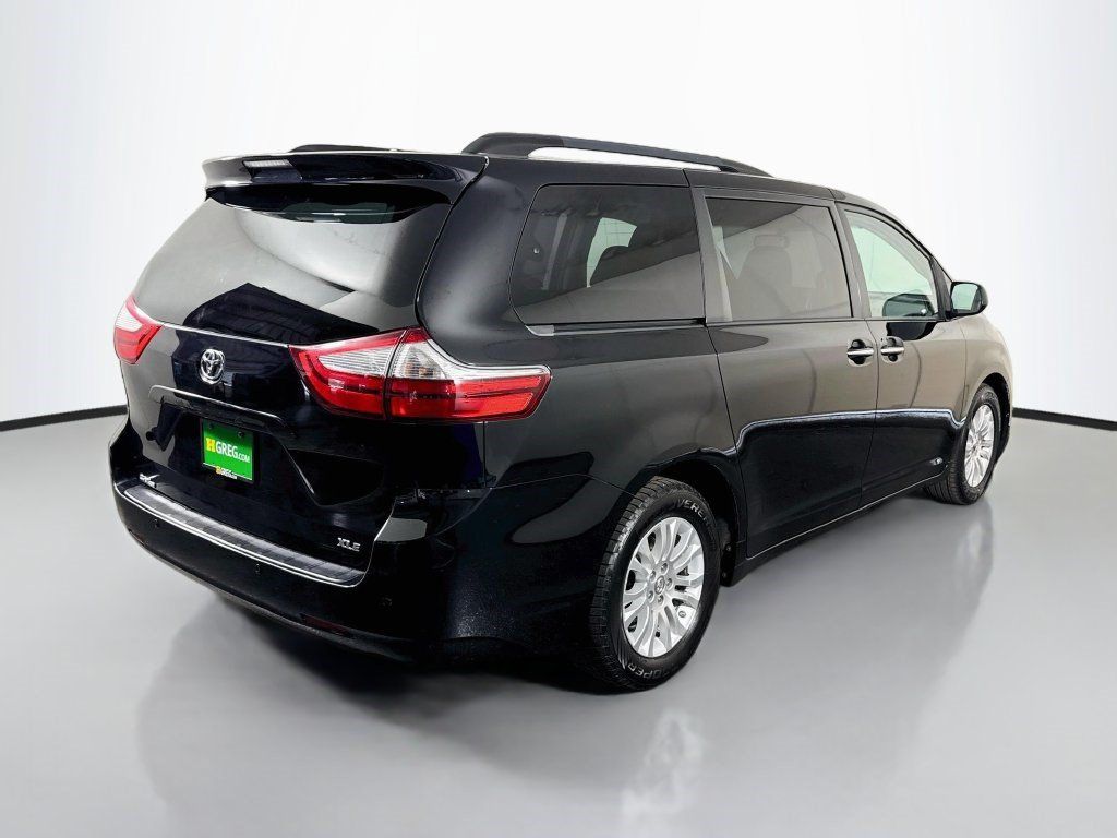 Used 2017 Toyota Sienna XLE w/ XLE Navigation Package FWD image 10