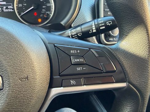 Used 2019 Nissan Kicks S image 14