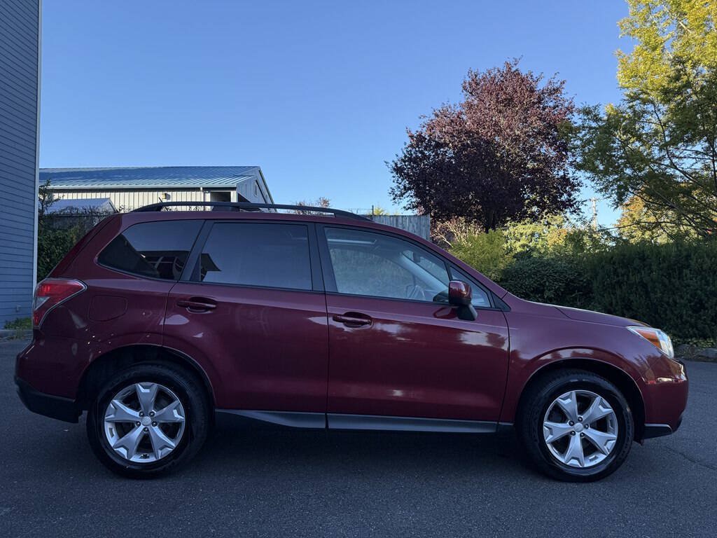 Used 2014 Subaru Forester 2.5i Premium AWD/4WD image 2