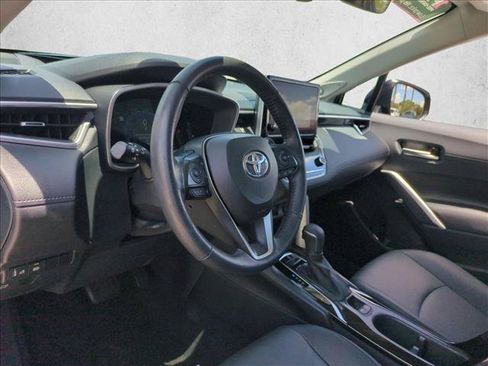 Used 2023 Toyota Corolla Cross XLE w/ Convenience Package FWD image 10