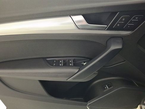 Used 2020 Audi Q5 2.0T Titanium Premium Plus w/ Premium Plus Package image 11